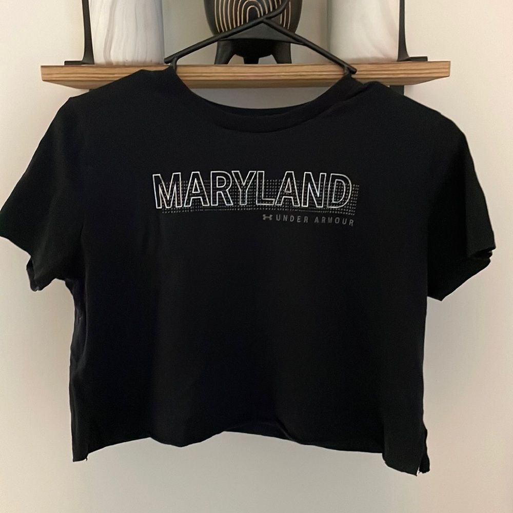 UA cropped tee